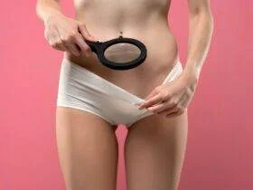 krostki po goleniu bikini